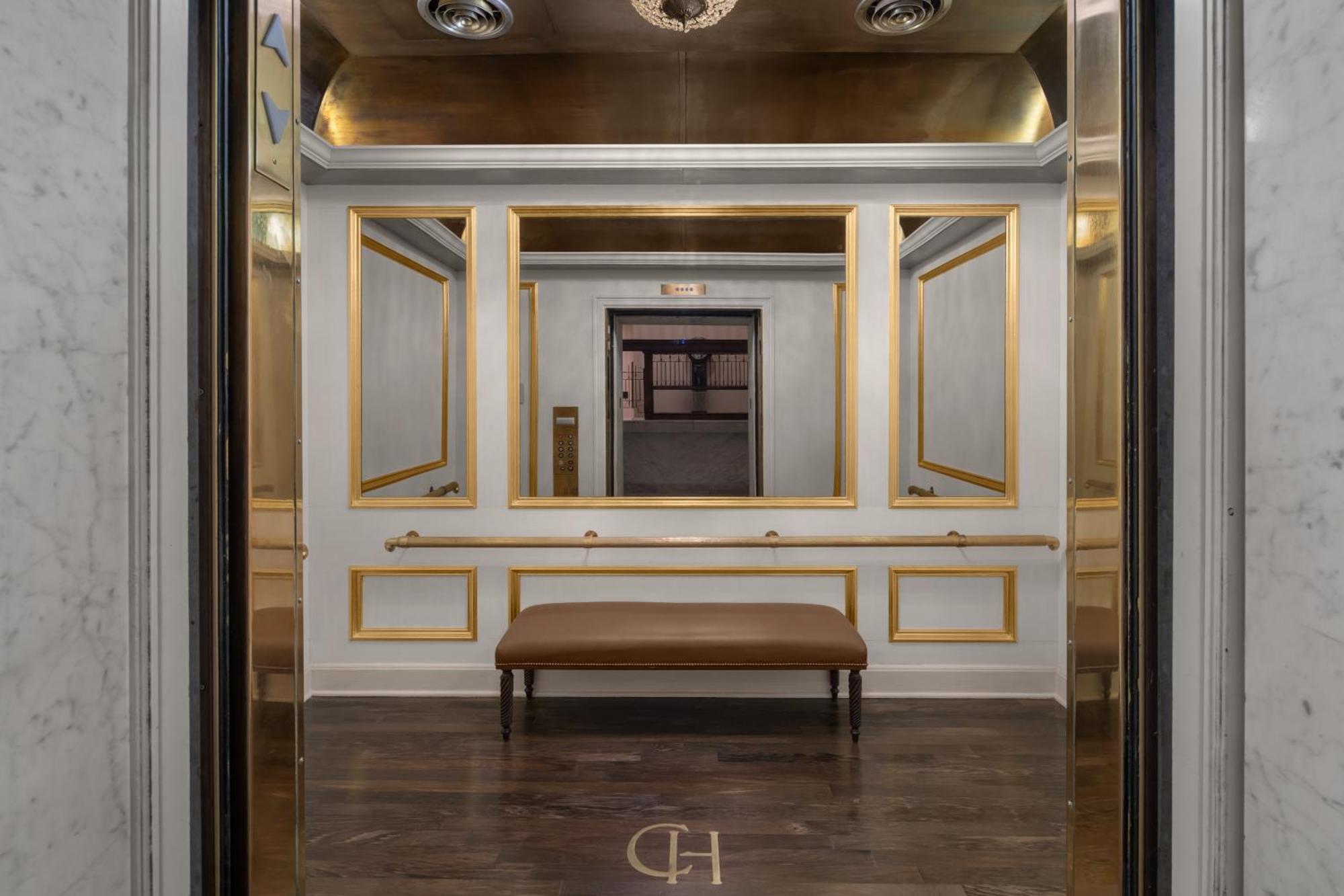 Capital Hotel 小岩城 外观 照片