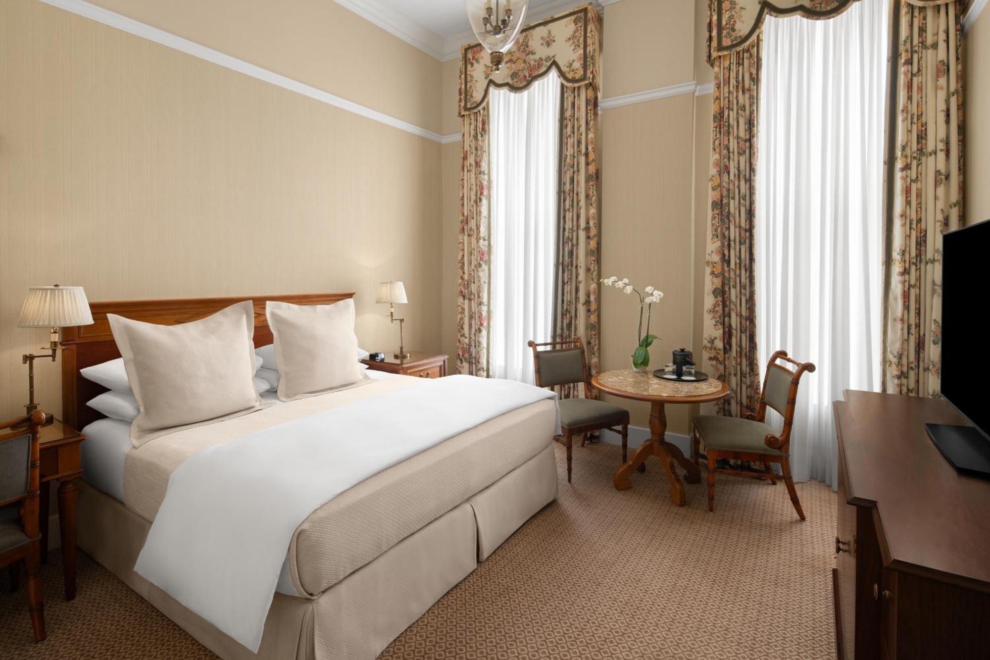 Capital Hotel 小岩城 外观 照片